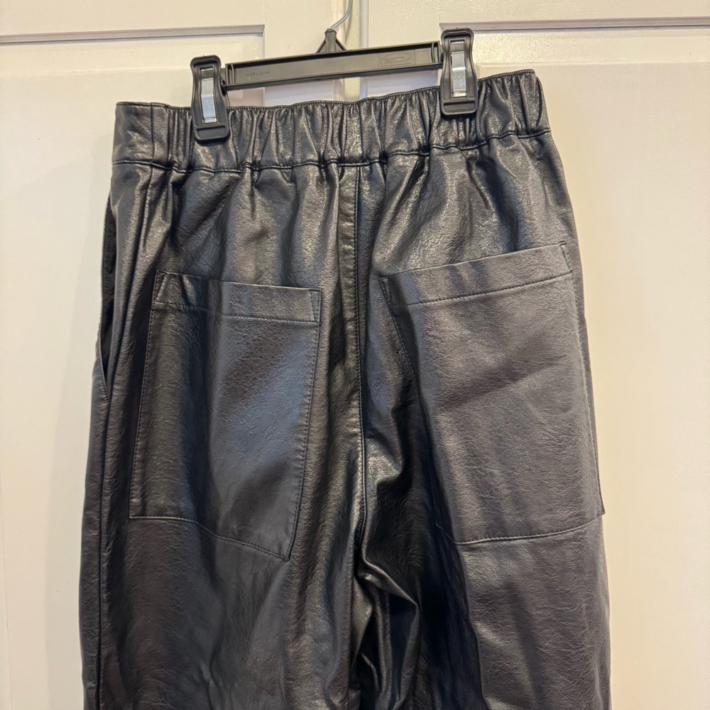 Oak & Fort Extra Small Black Faux Vegan Leather - Picture 5 of 9